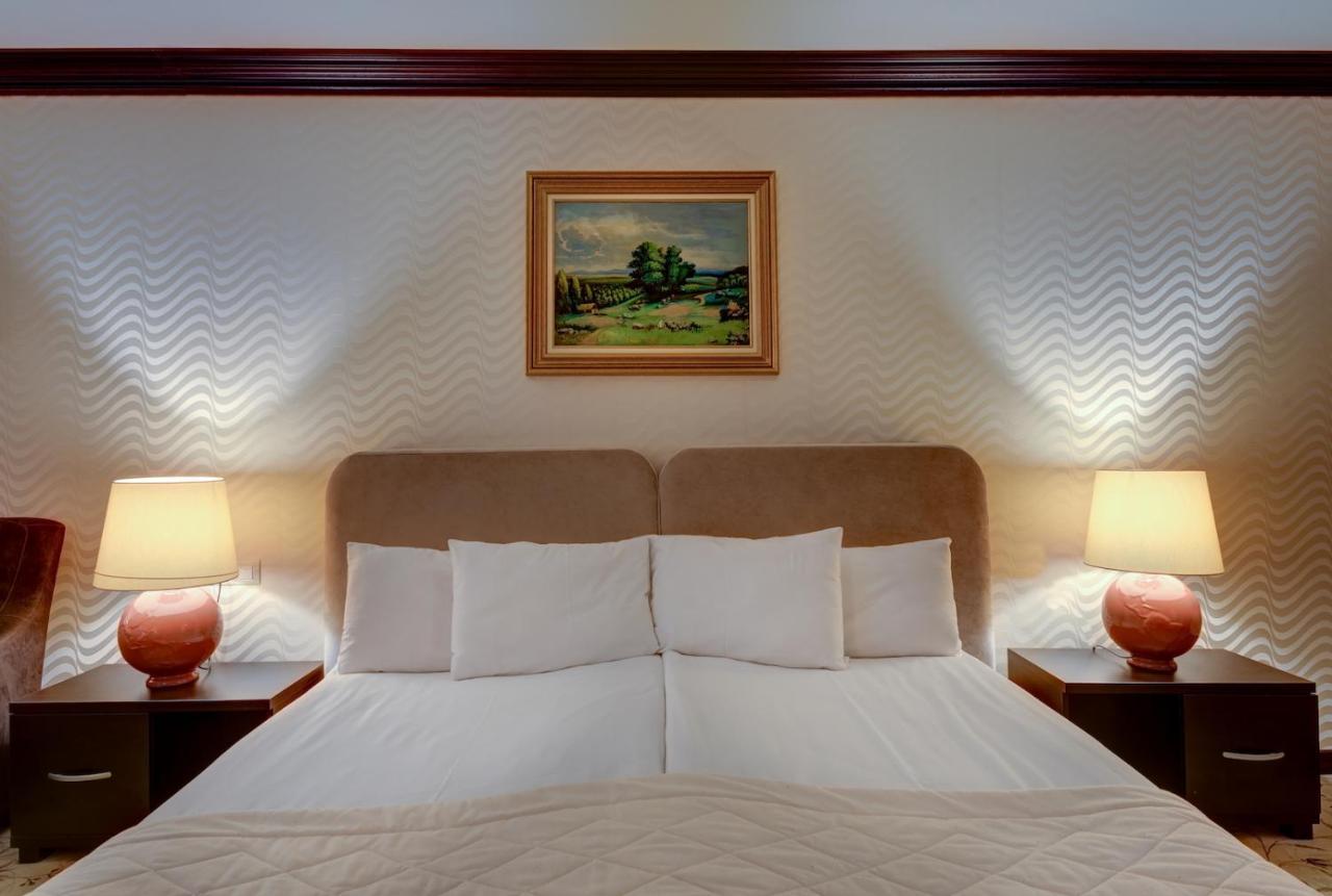 Shiroka Laka Hotel 외부 사진