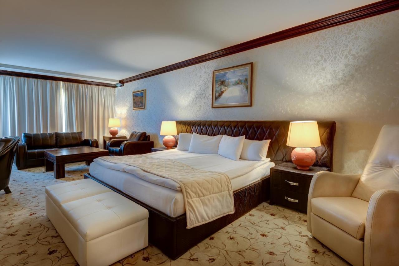 Shiroka Laka Hotel 외부 사진
