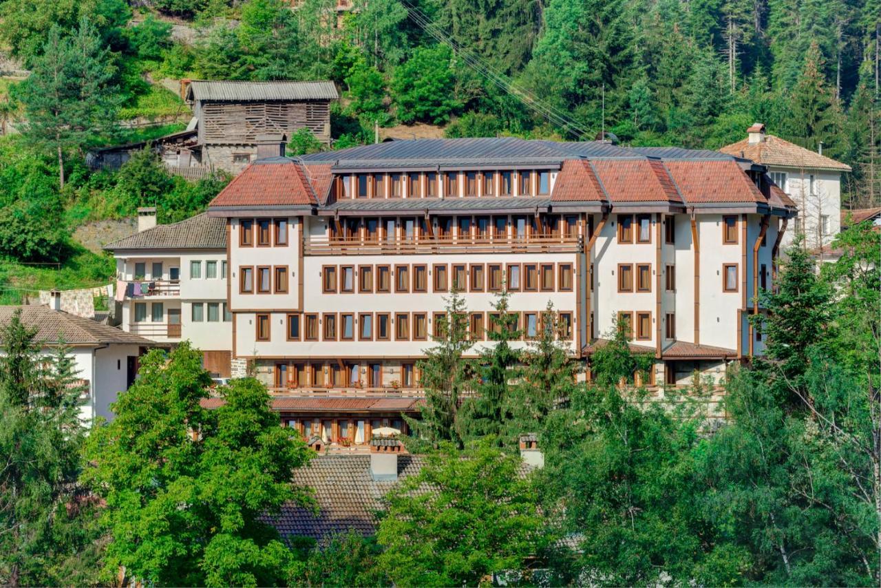 Shiroka Laka Hotel 외부 사진